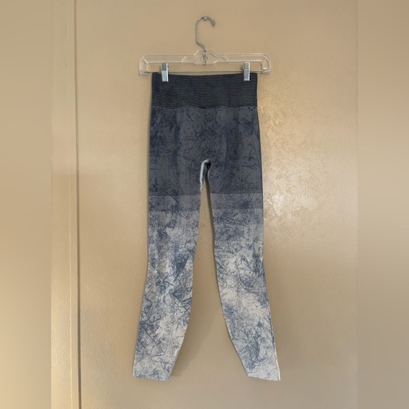 lululemon Ebb to Train Tight Wash leggings sz 6 - Picture 2 of 6